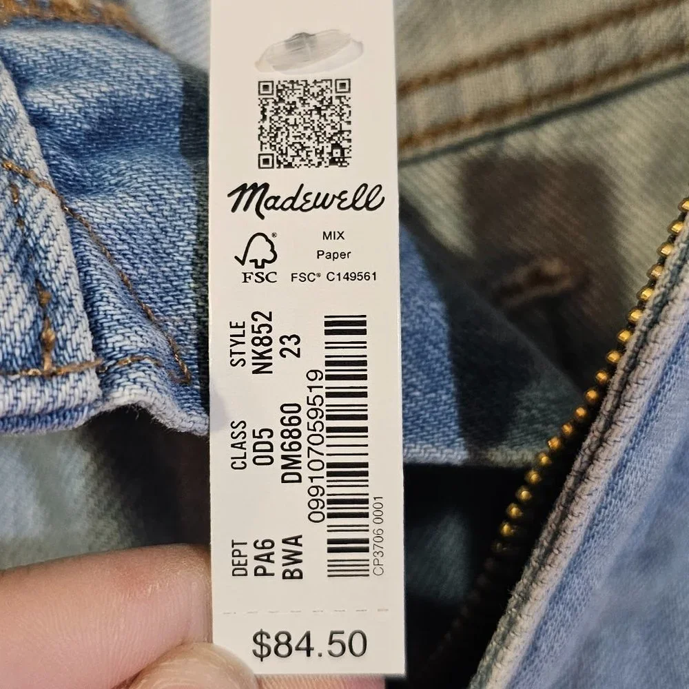 🏷️NWT Madewell Baggy Jean Shorts In Bessemund Wash - Size 23